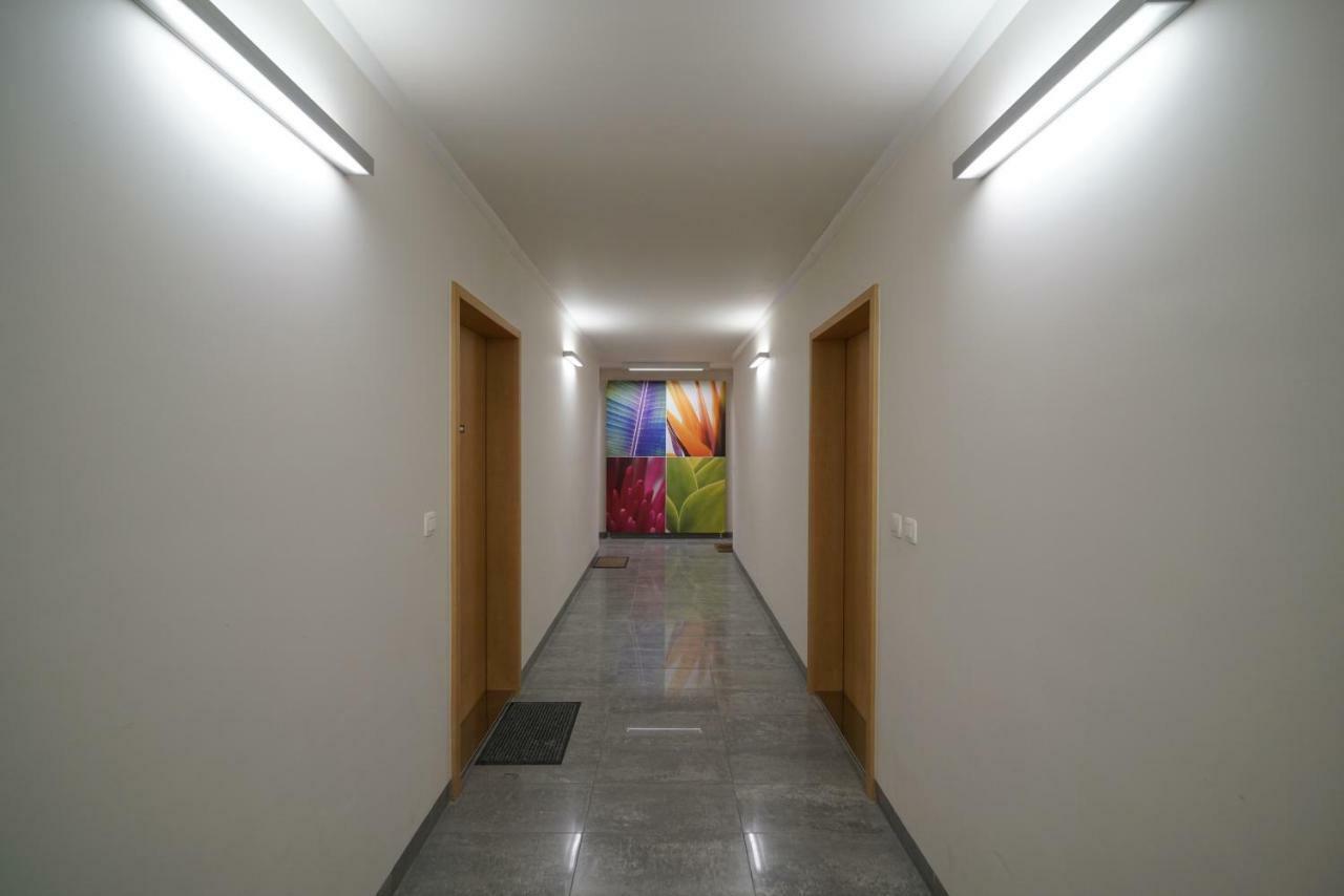 Flora Cozy Apartment Bratislava Bagian luar foto